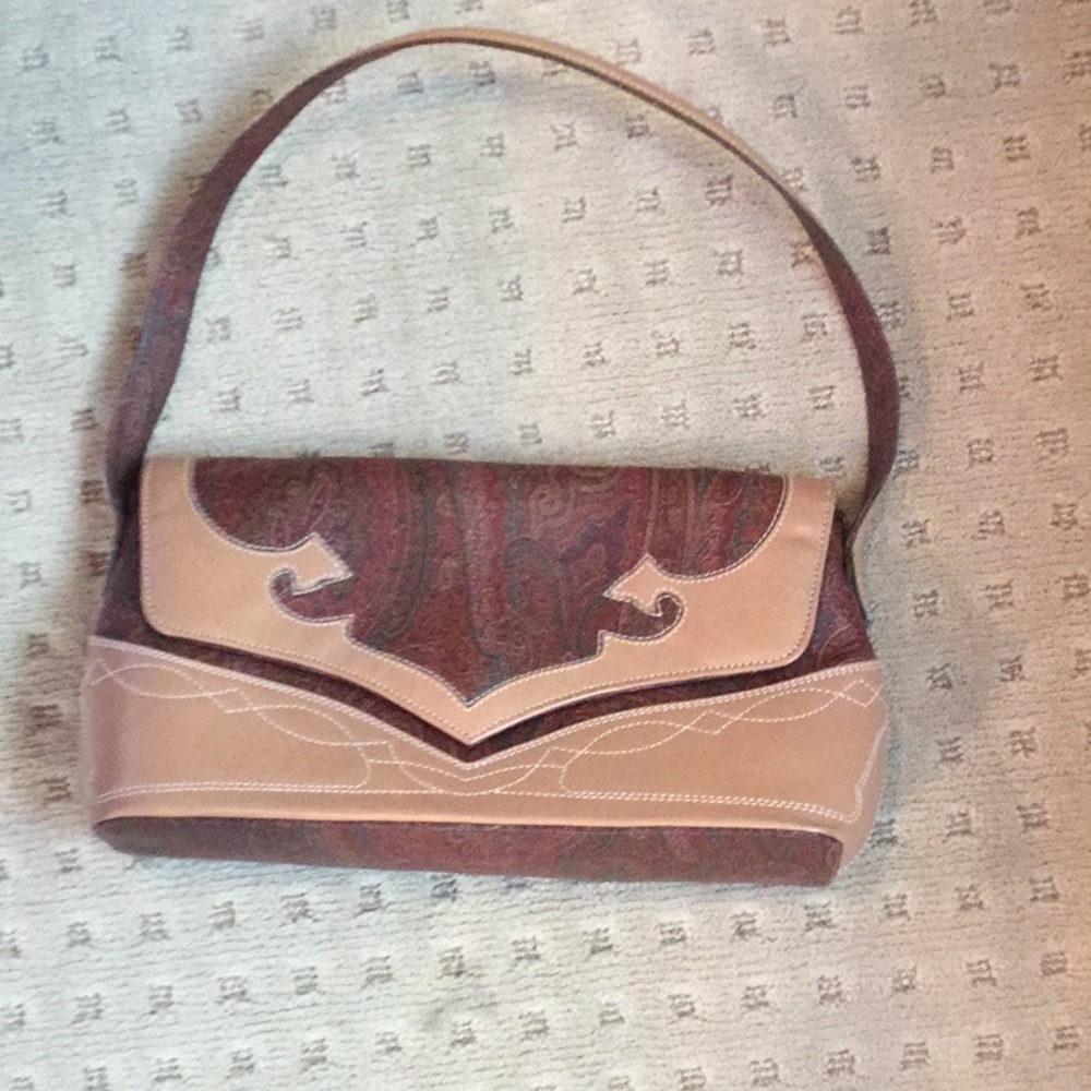 Etro Handbag in excellent condition.  One owner.